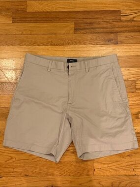Theory Men’s Light Beige Flat-Front Shorts